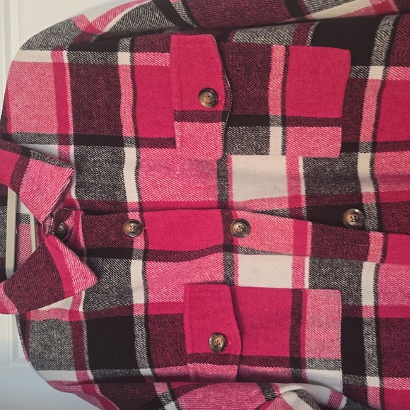 Shacket - Picture 2 of 2